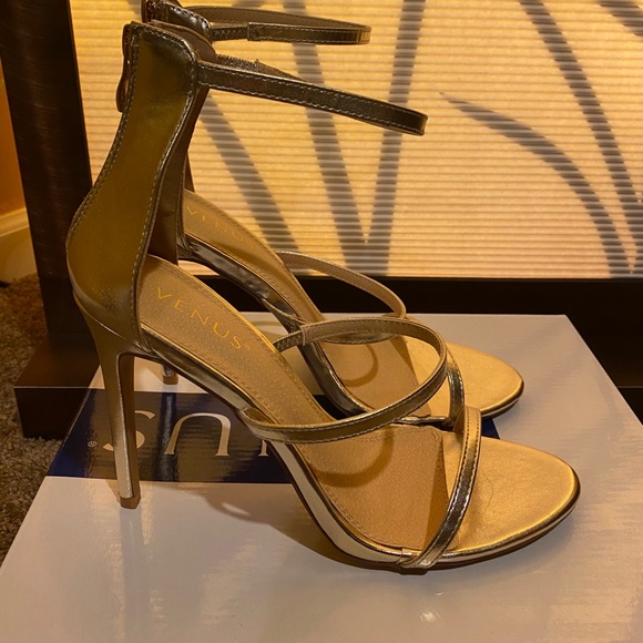 Gold heels brand new in original packaging. - Picture 3 of 4